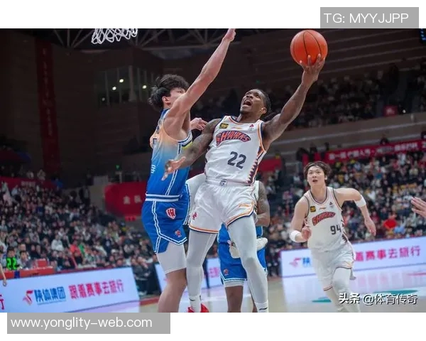 洛夫顿全能表现助力上海主场大胜山东王哲林贡献16分展现实力